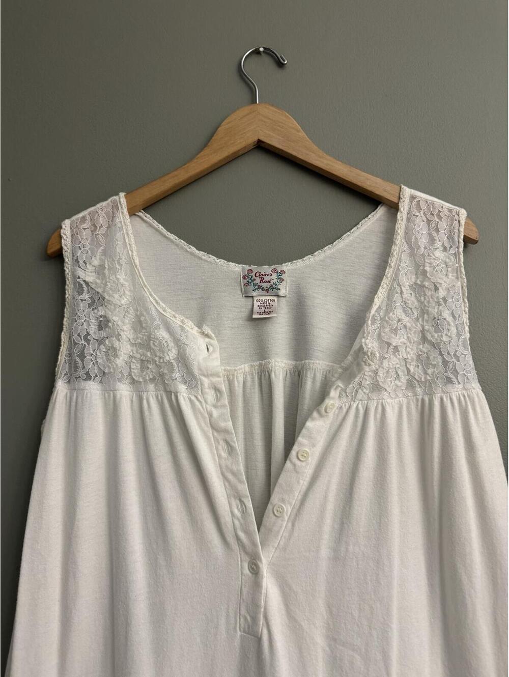 Vintage Claire’s Rose 100% Cotton Nightgown 🤍 - Picture 2 of 7